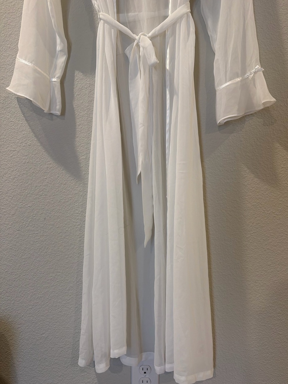 Bride Robe - Picture 2 of 4